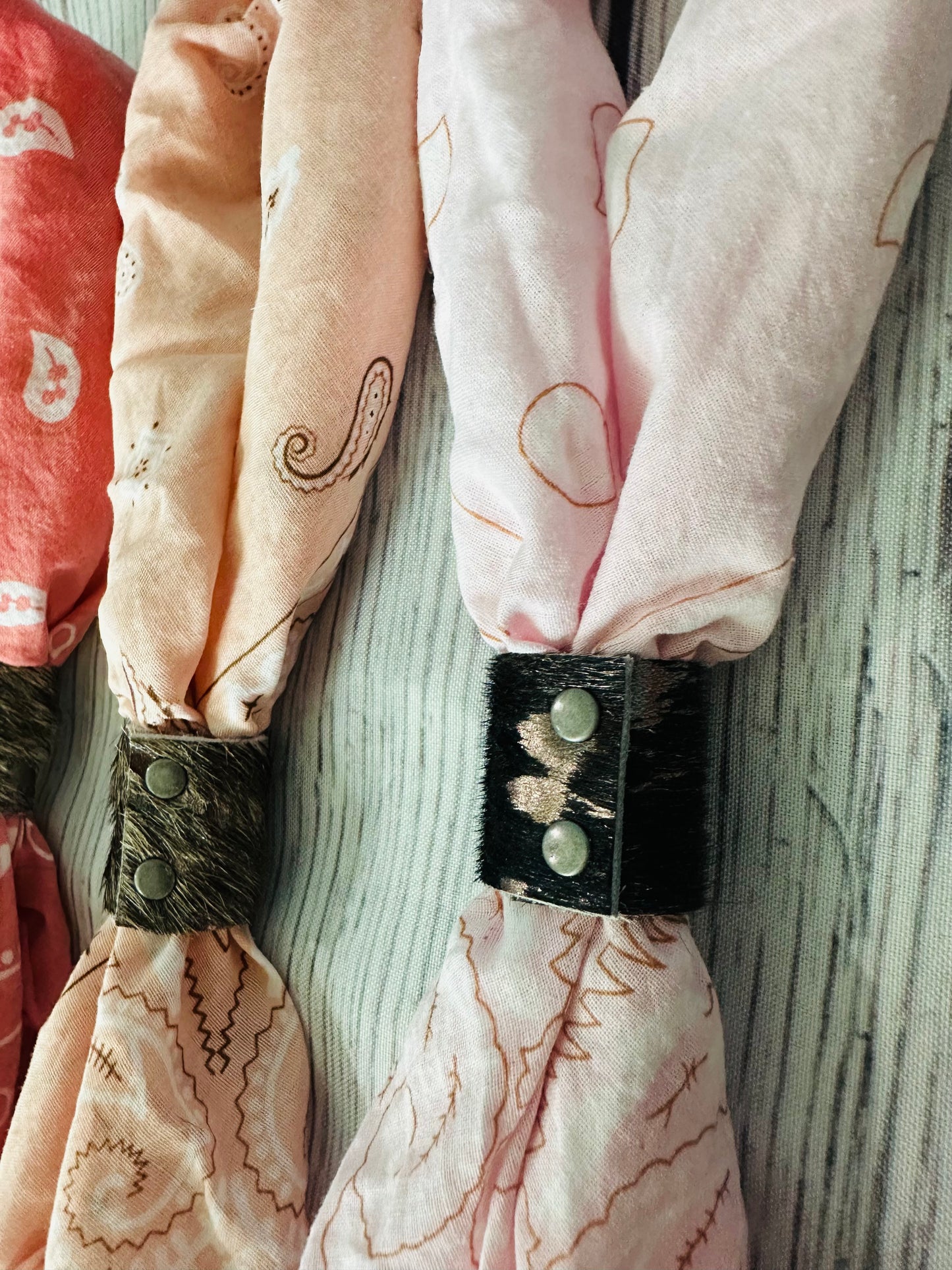 Metallic Cowhide Bandana Slide